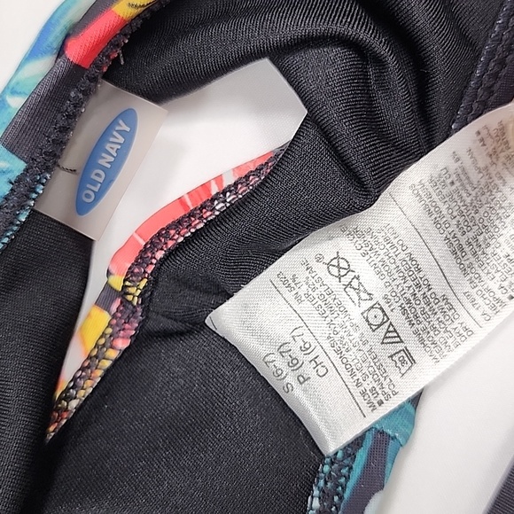 OLD NAVY HAWAIIAN BATHING SUIT SIZE S (6-7) - Picture 5 of 7